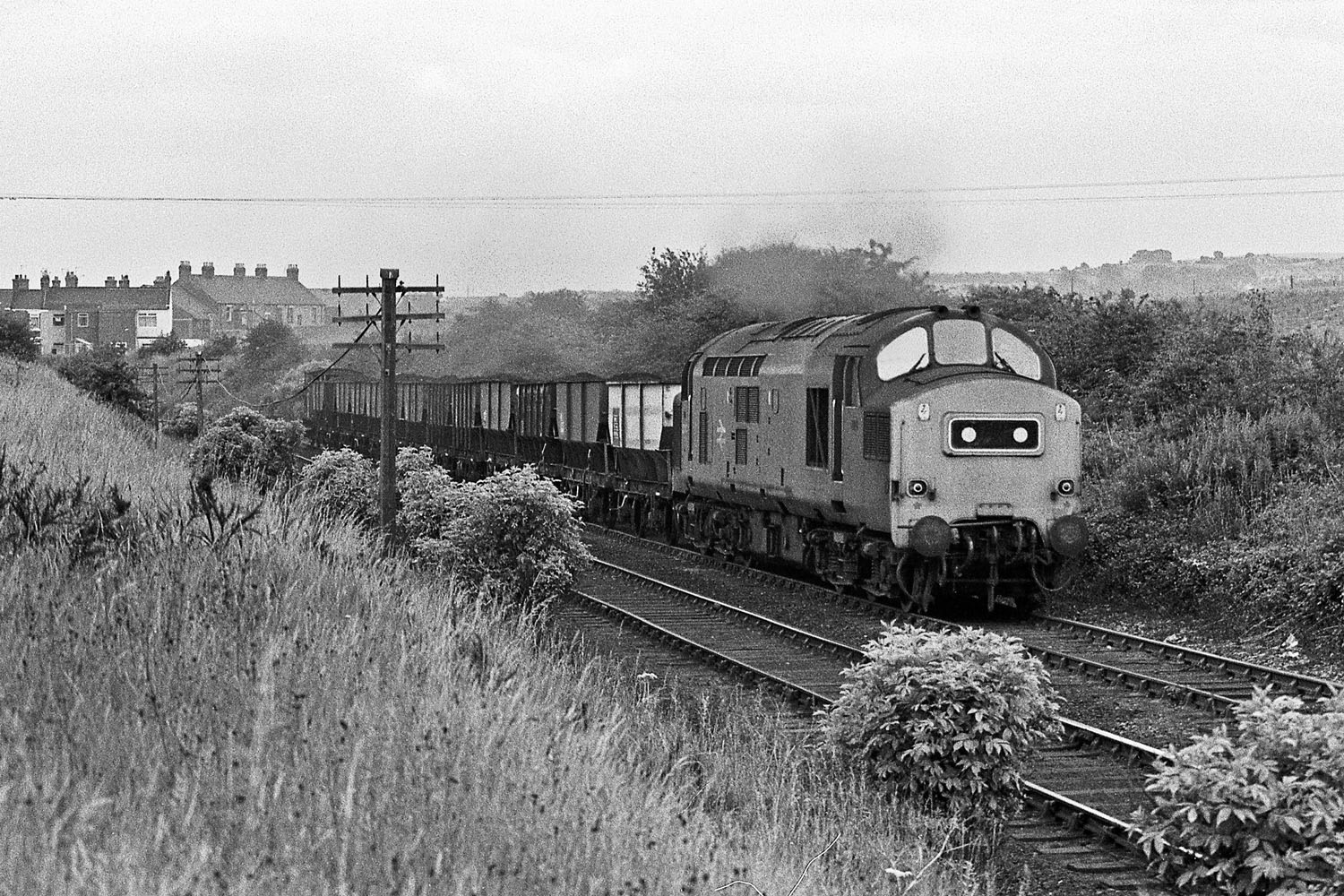 37242 Pelton 1977, coal train