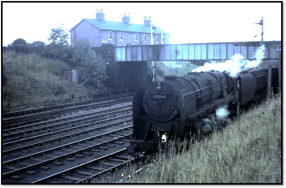 Tyne Dock 9F 92060 avoids the incline at Pelaw Junction on Thursday September 8, 1966.